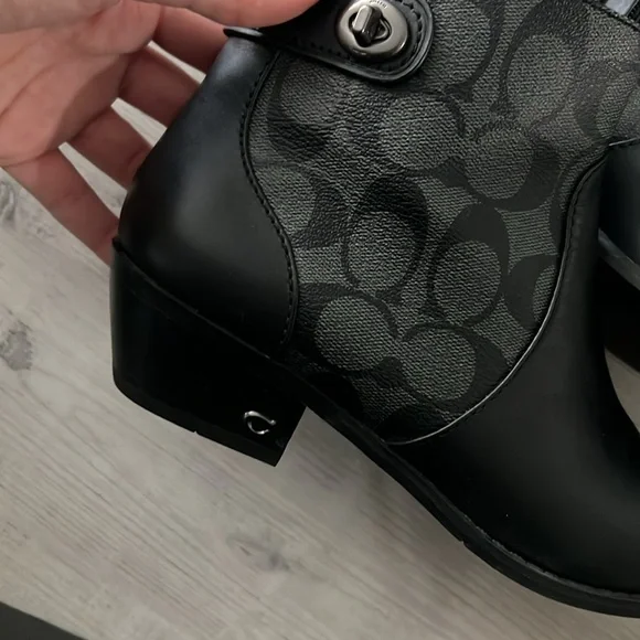 Coach Fall/Winter booties! 🍂❄️🍃 - Picture 8 of 10